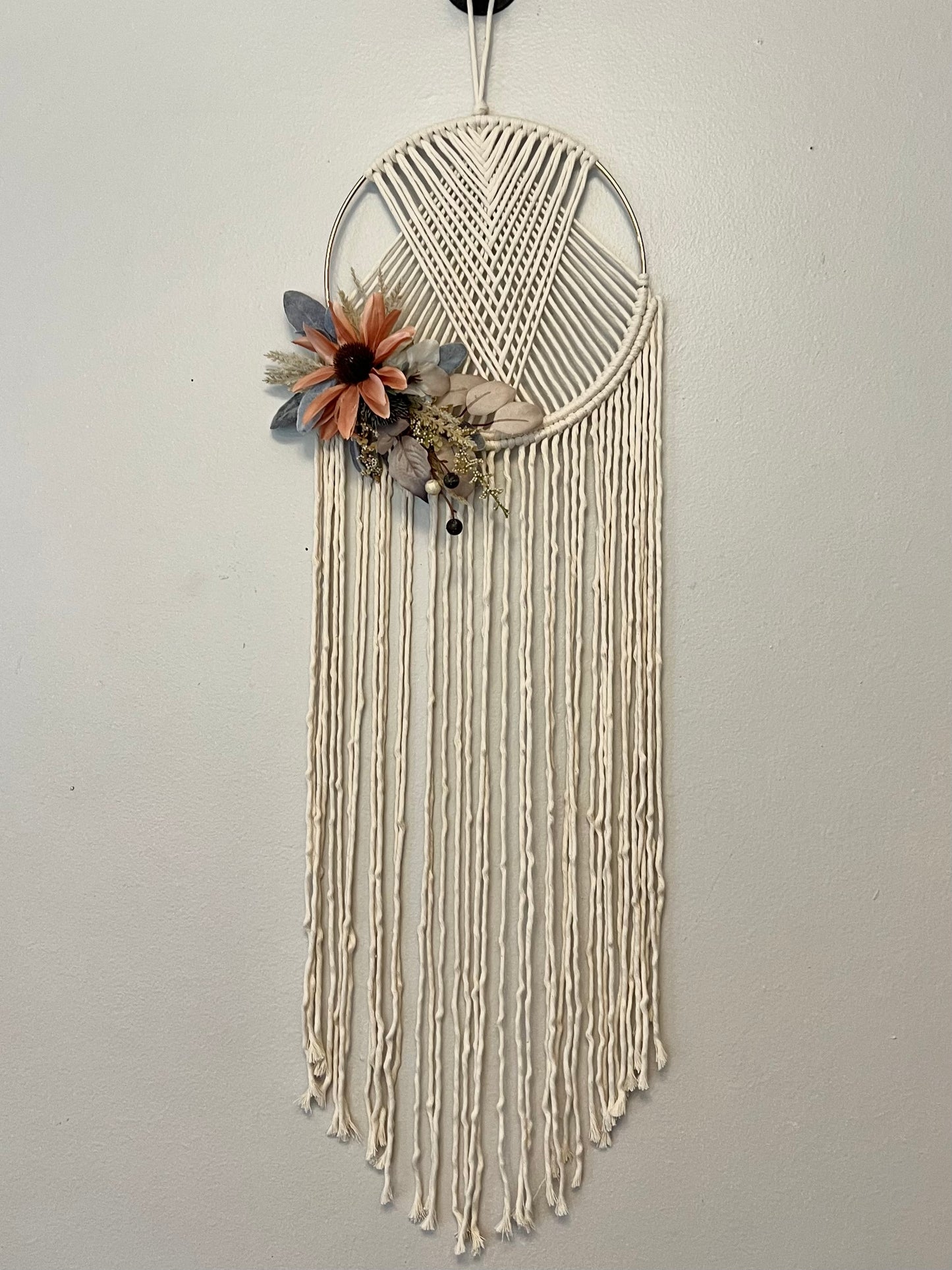 floral circular macrame wall hanging (10”)