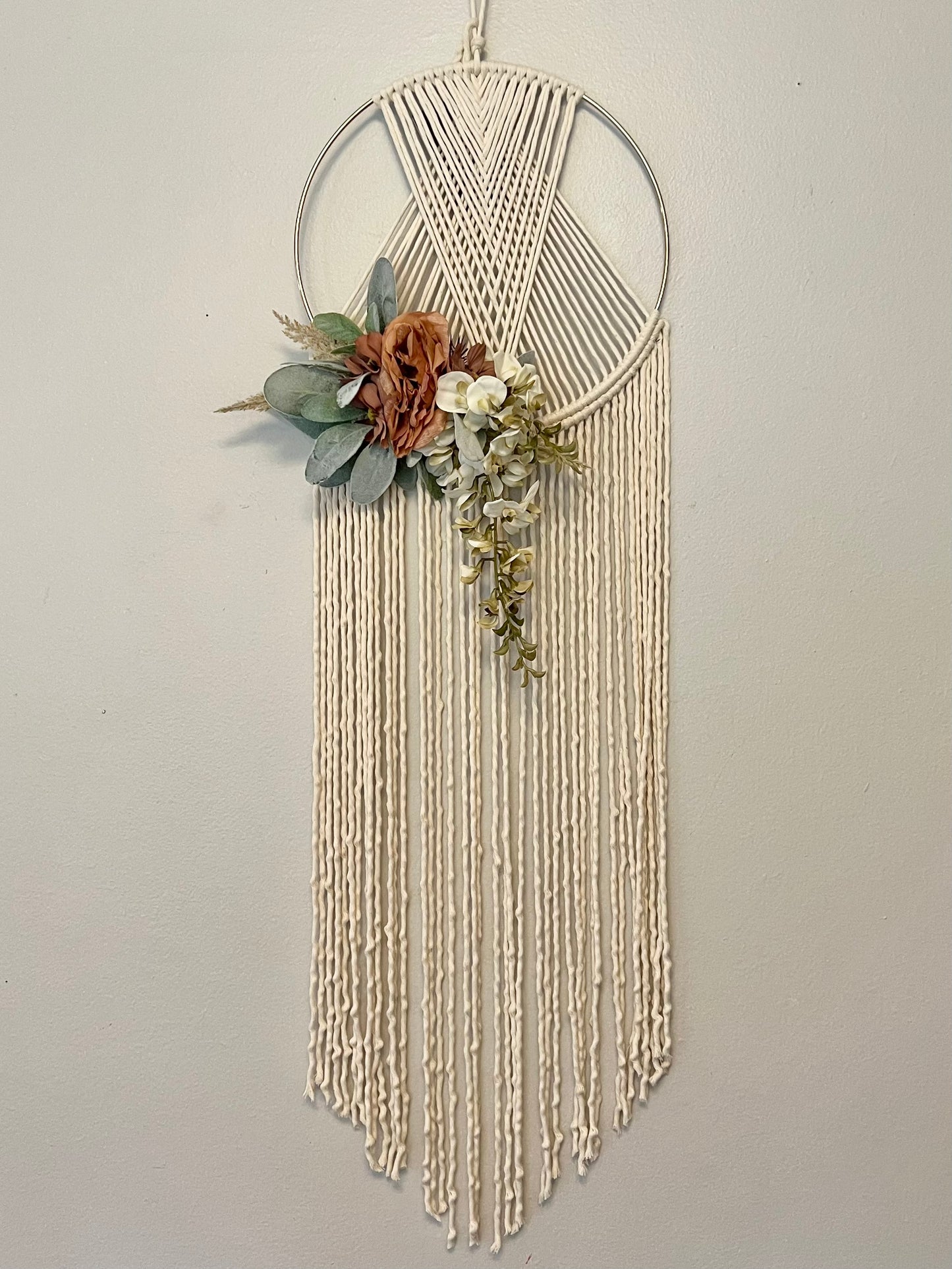 floral circular macrame wall hanging (12”)